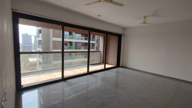 WhatsApp Image 2026-08-18 at 13.21.02 (1)